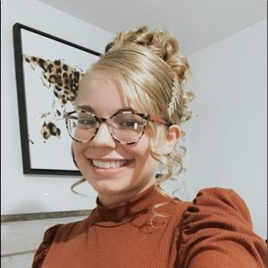 Meet your Posher, Leeahna